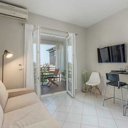 Apartment Green With Balcony Nova Vas  Exterior photo