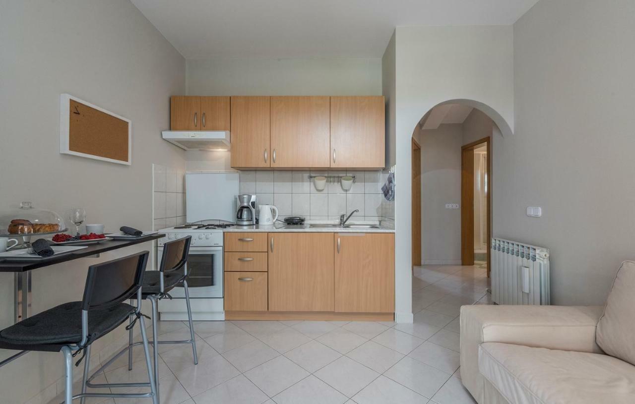 Apartment Green With Balcony Nova Vas  Exterior photo
